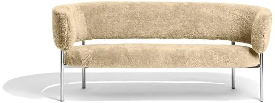 Møbel Copenhagen Font Sofa Sheepskin Honey/Polished Steel Frame