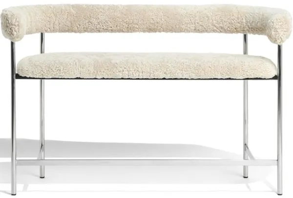 Møbel Copenhagen Font Bar Sofa 75 cm Schaffell Oyster/Polierter Stahlrahmen